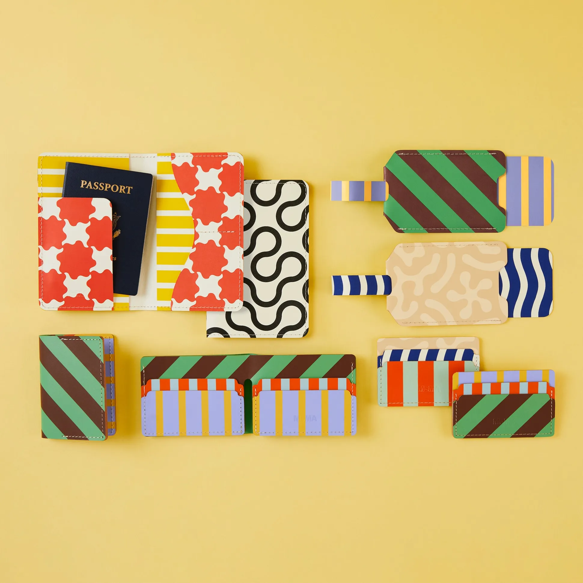 Dusen Dusen Recycled Leather Passport Case