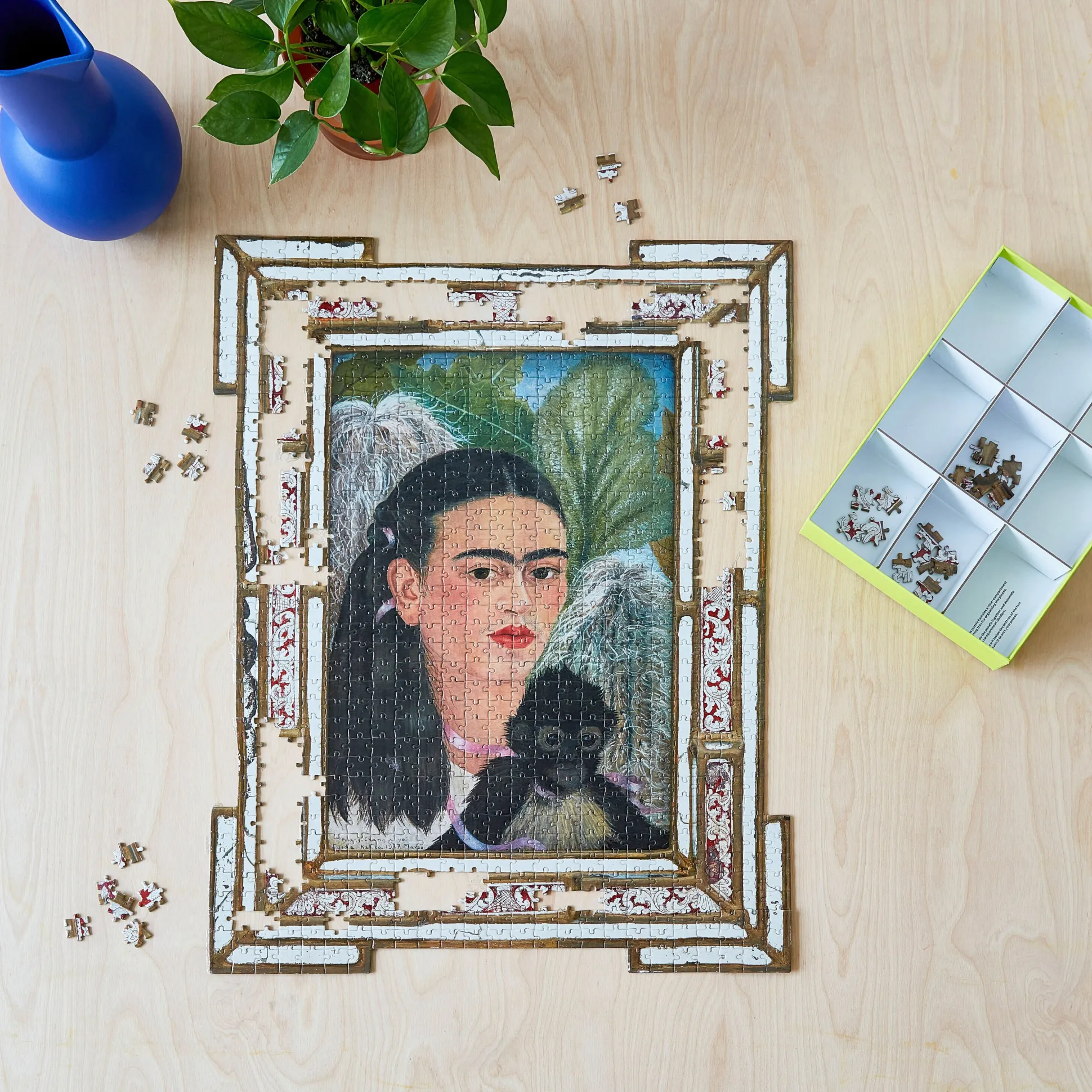 Frida Kahlo Shaped Jigsaw Puzzle - 884 Pieces