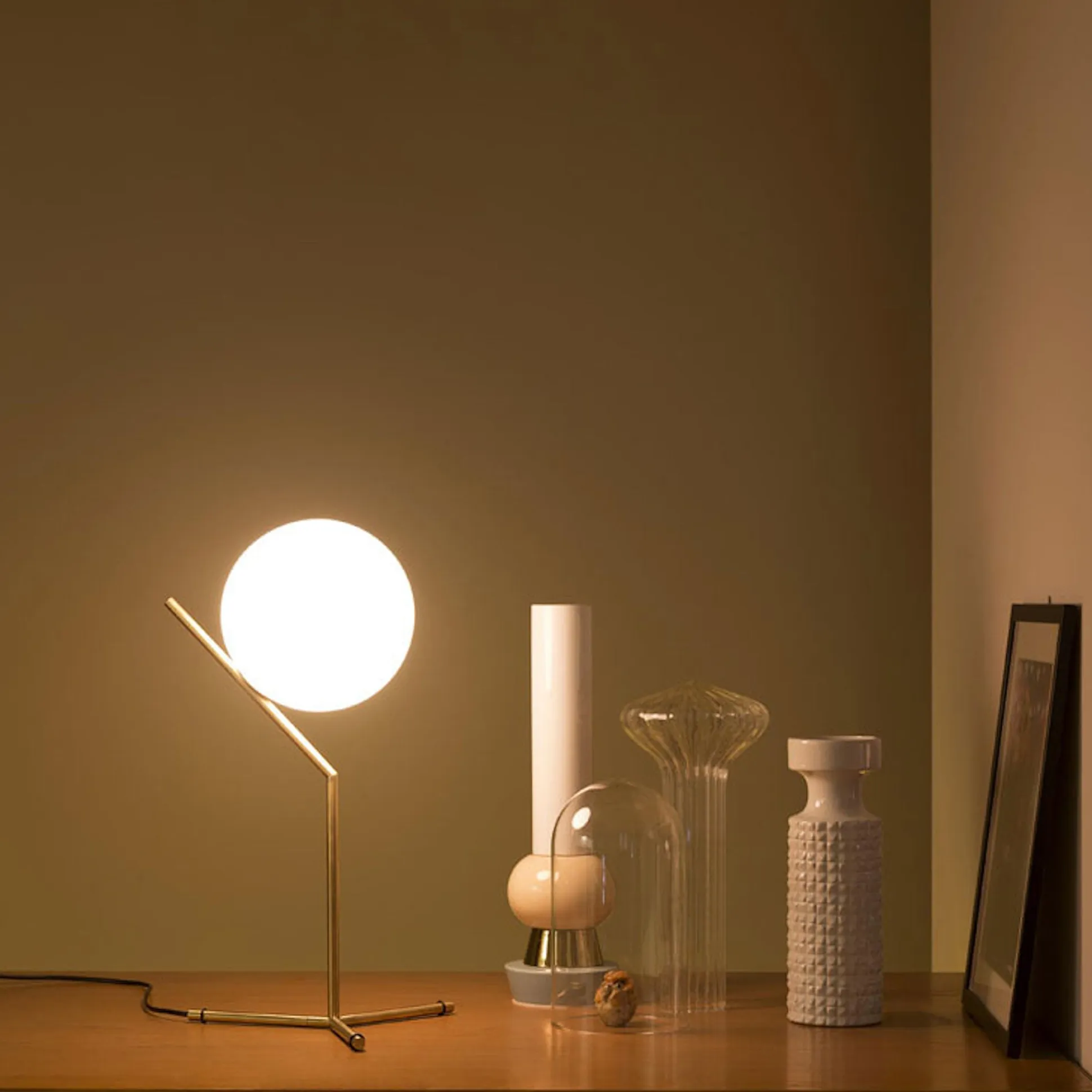 IC Table Lamp