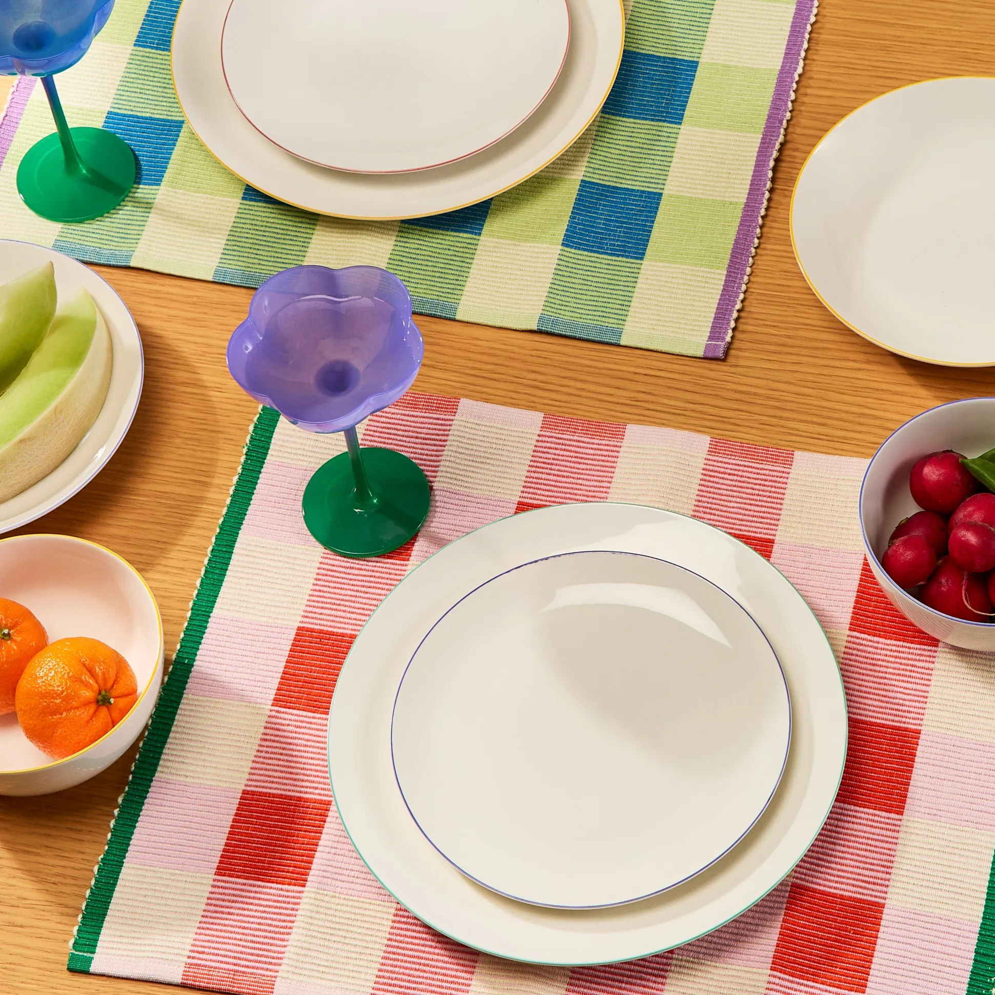 MoMA Outline Dinnerware - Set of 16