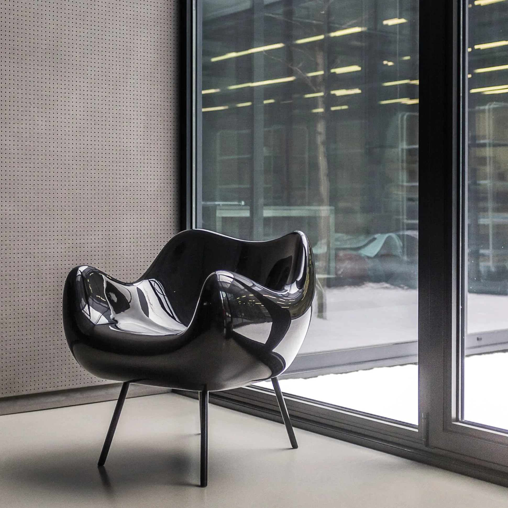 RM58 Classic Chair
