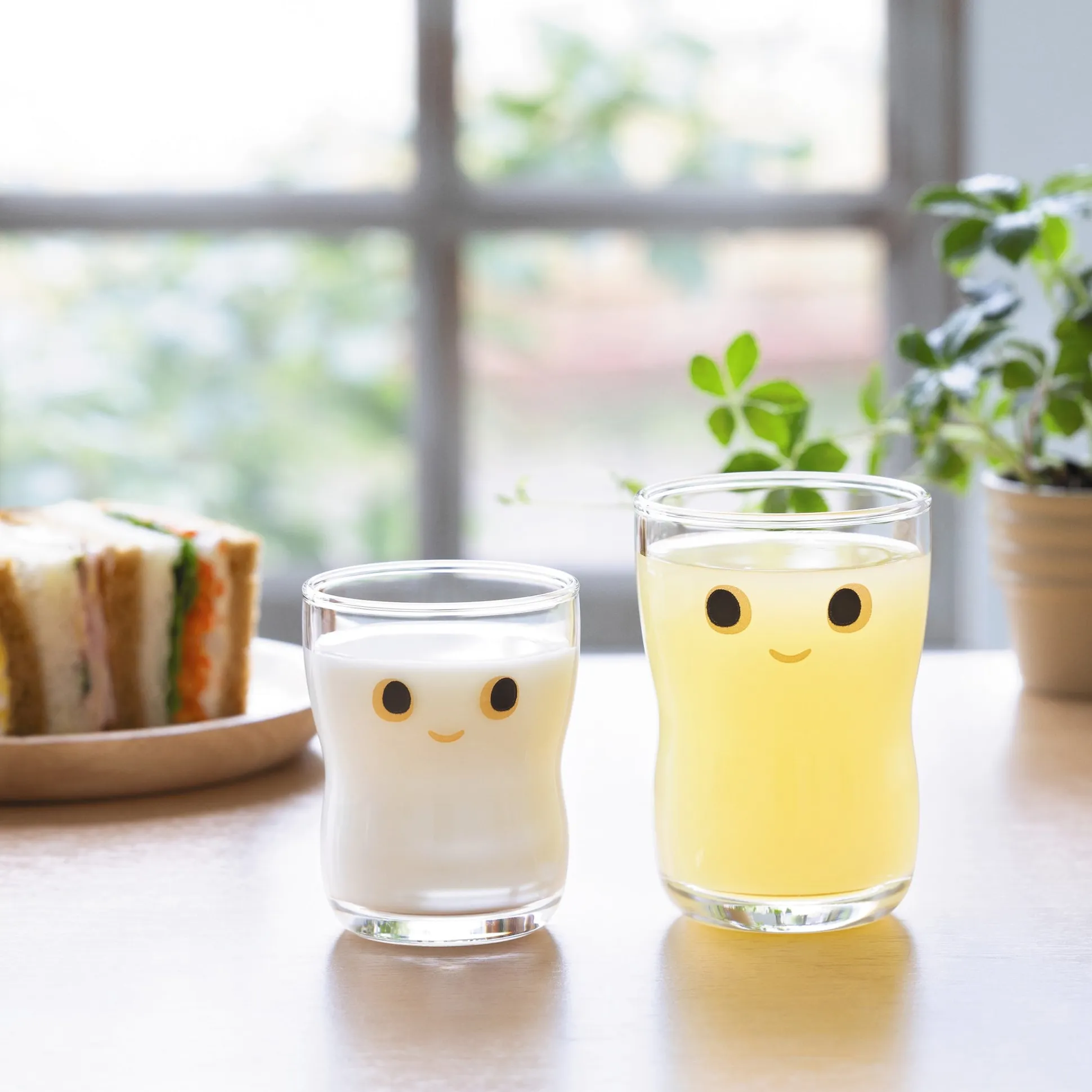 Smile Glasses - Set of 2